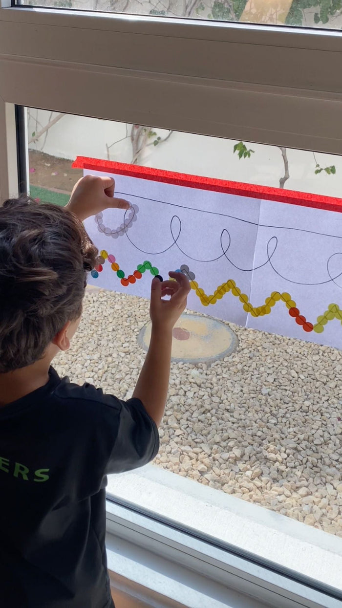 Dot Sticker Tracing Activity – MonkiBox