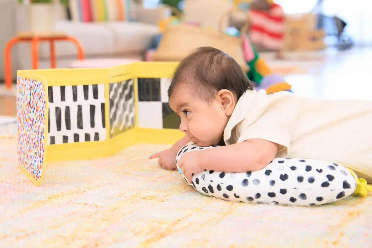 The Benefits of Tummy Time: Why Your Newborn Baby Needs Tummy Time Every Day